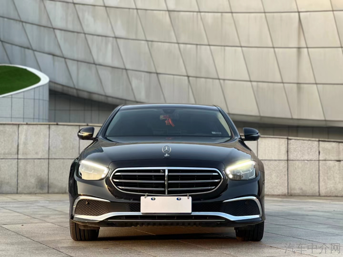 奔驰E级 300L 2022款 2.0T 自动 汽油 改款二时尚型 价格0万