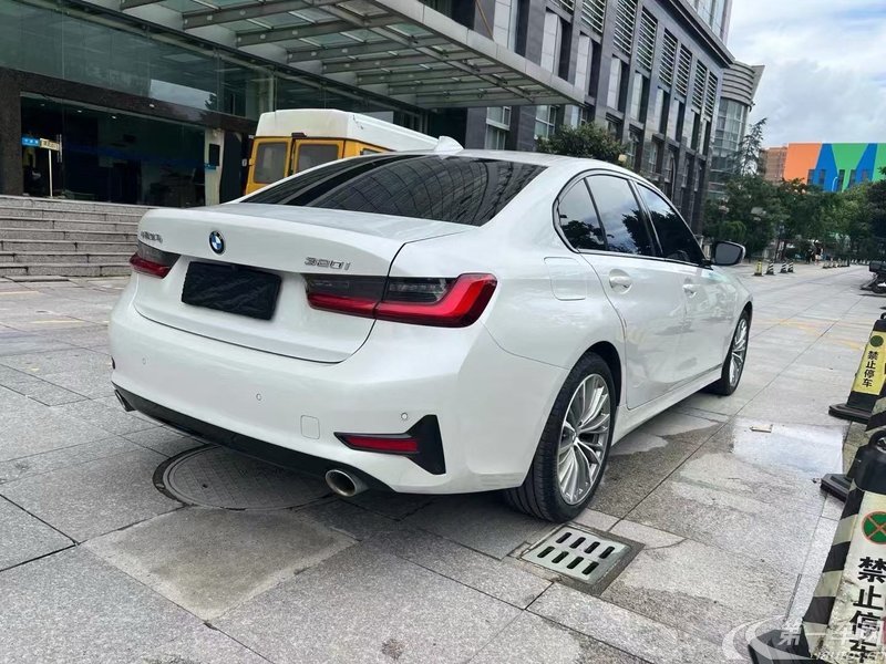 宝马3系 320i 2021款 2.0T 自动 汽油 运动套装 (国Ⅵ) 