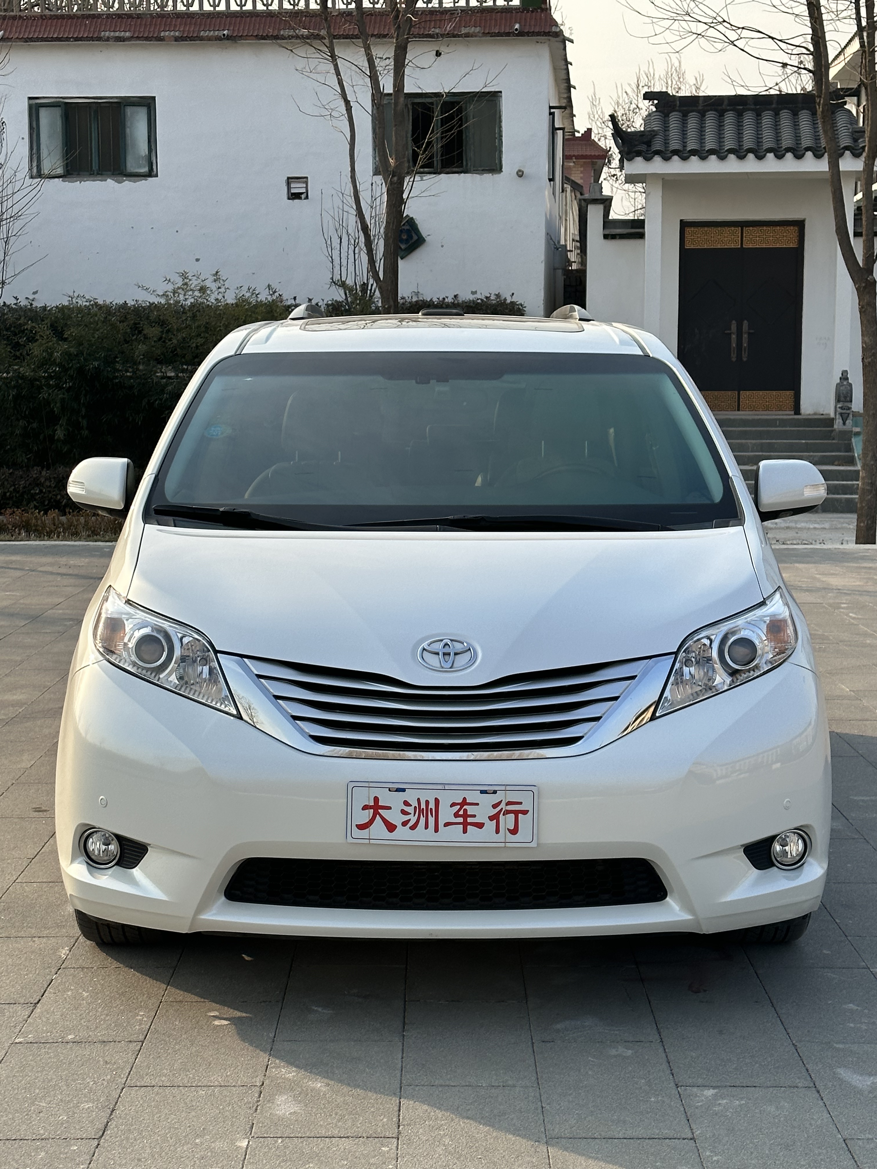 丰田塞纳 [进口] 2014款 3.5L 自动 7座 LTD美规版平行进口价格0万 