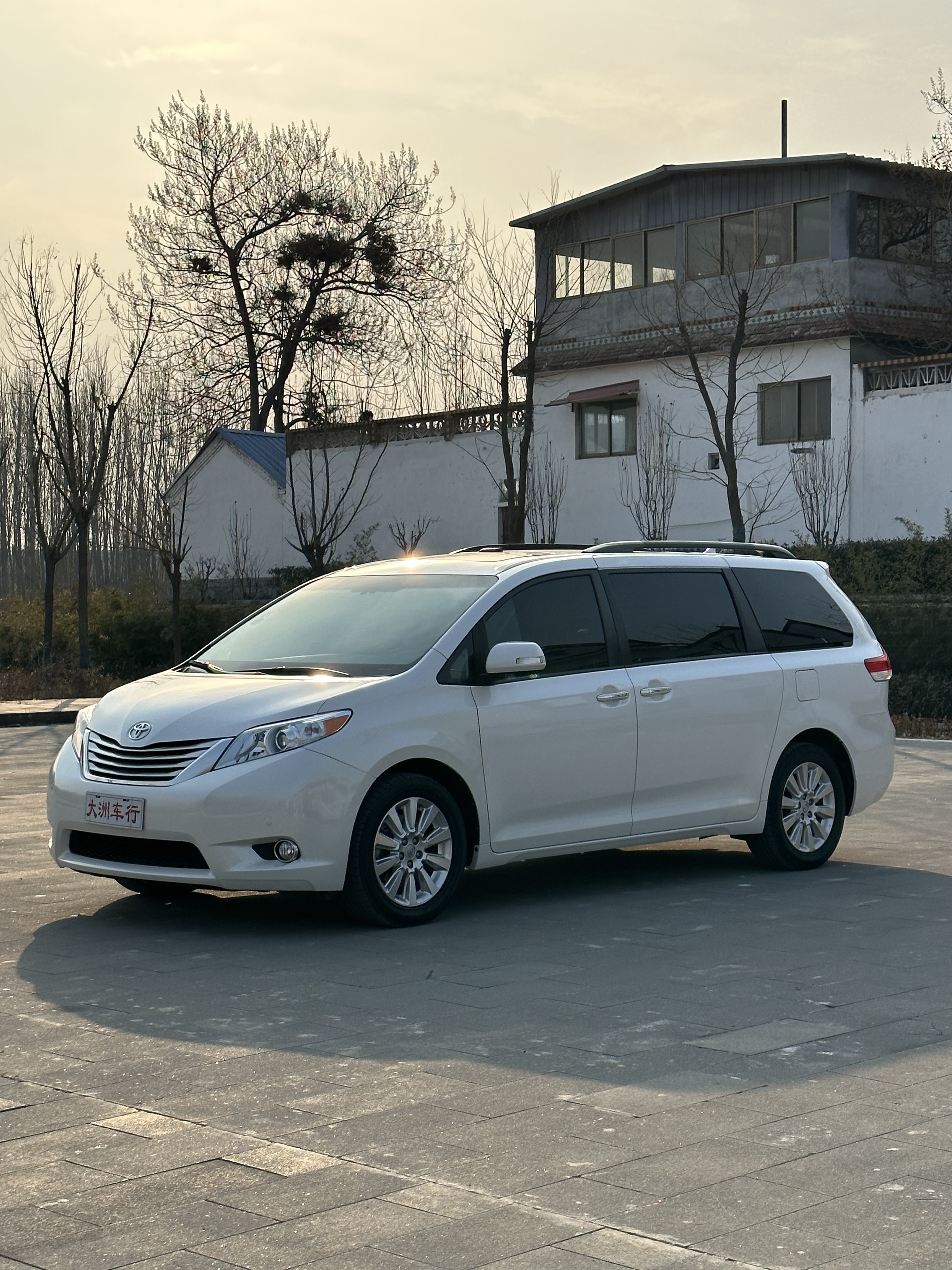 丰田塞纳 [进口] 2014款 3.5L 自动 7座 LTD美规版平行进口价格0万