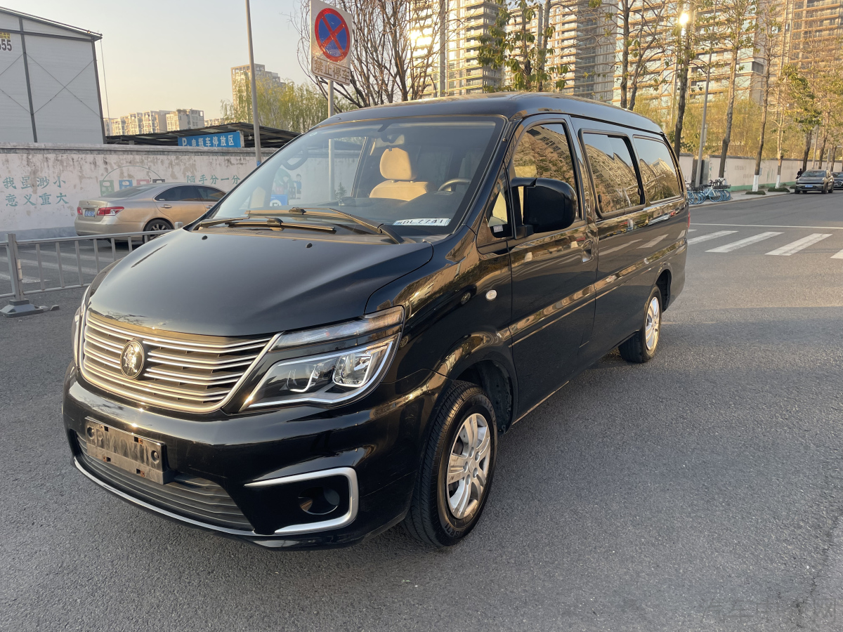 东风风行菱智 M5L 2022款 1.6L 手动 7座 奋斗款舒适型价格0万