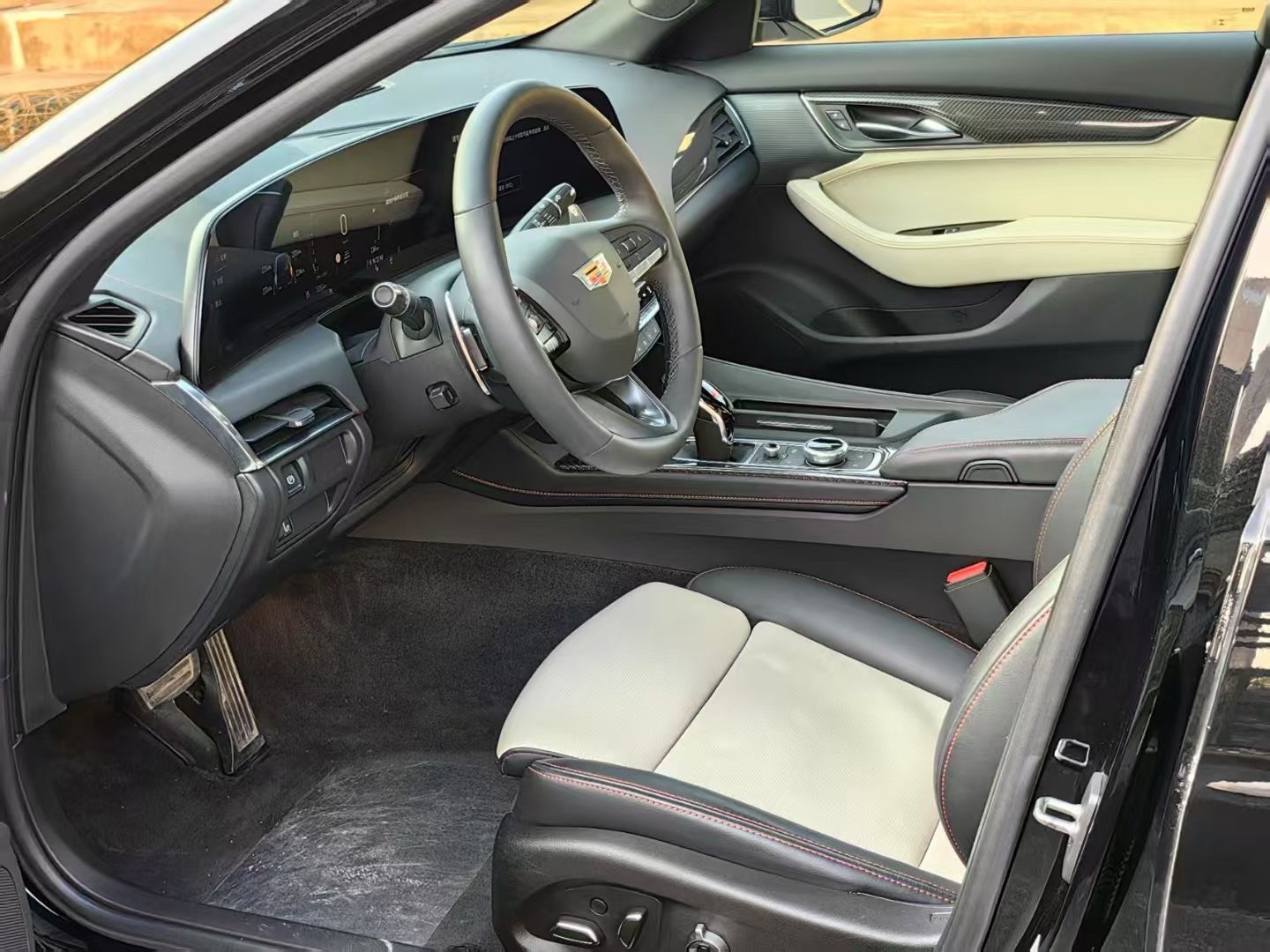 凯迪拉克CT5 2024款 2.0T 自动 28T铂金型 价格0万 