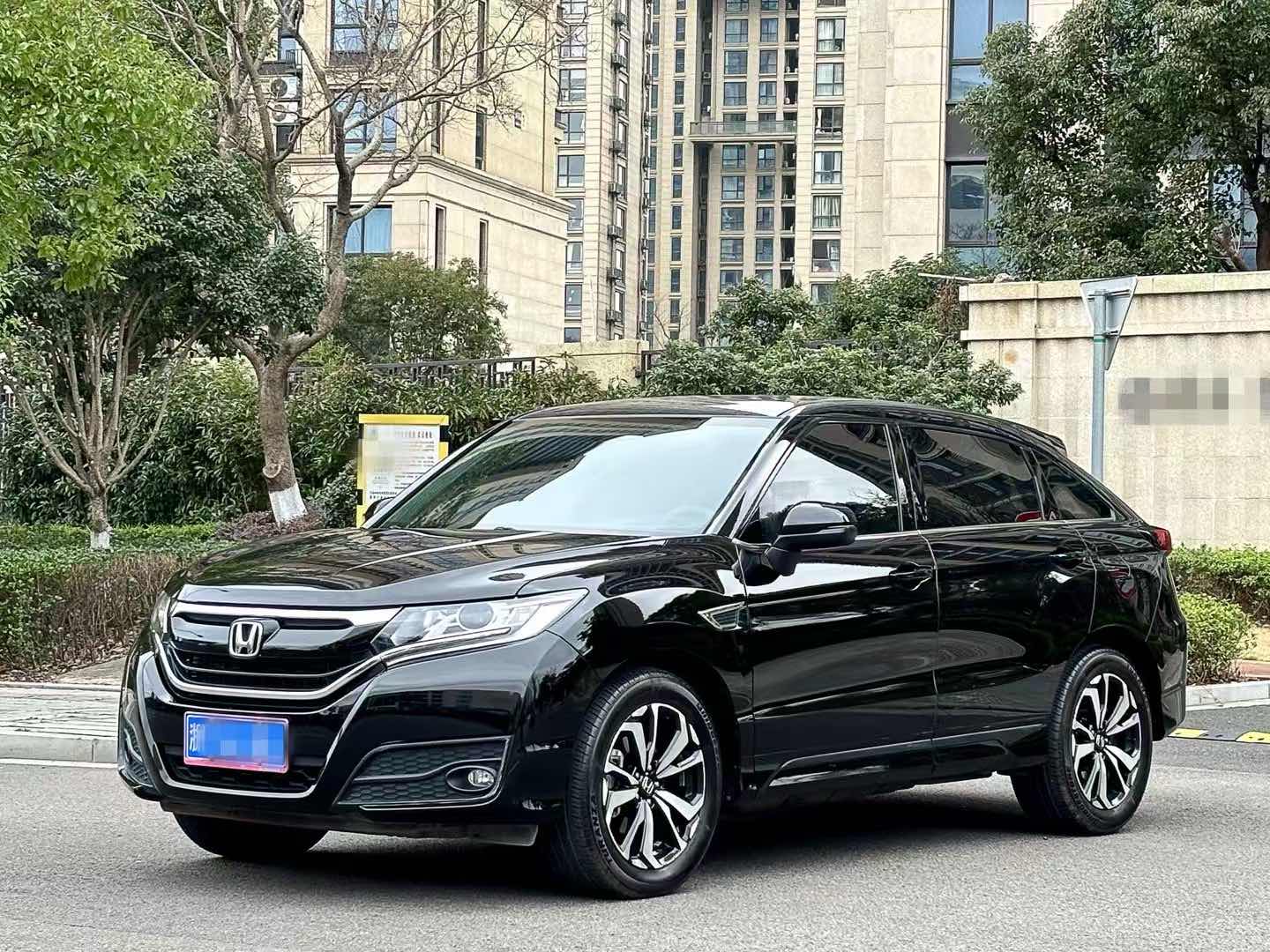 本田UR二手车 二手V 2017款 2.0T 自动 370TURBO尊耀版 价格0万