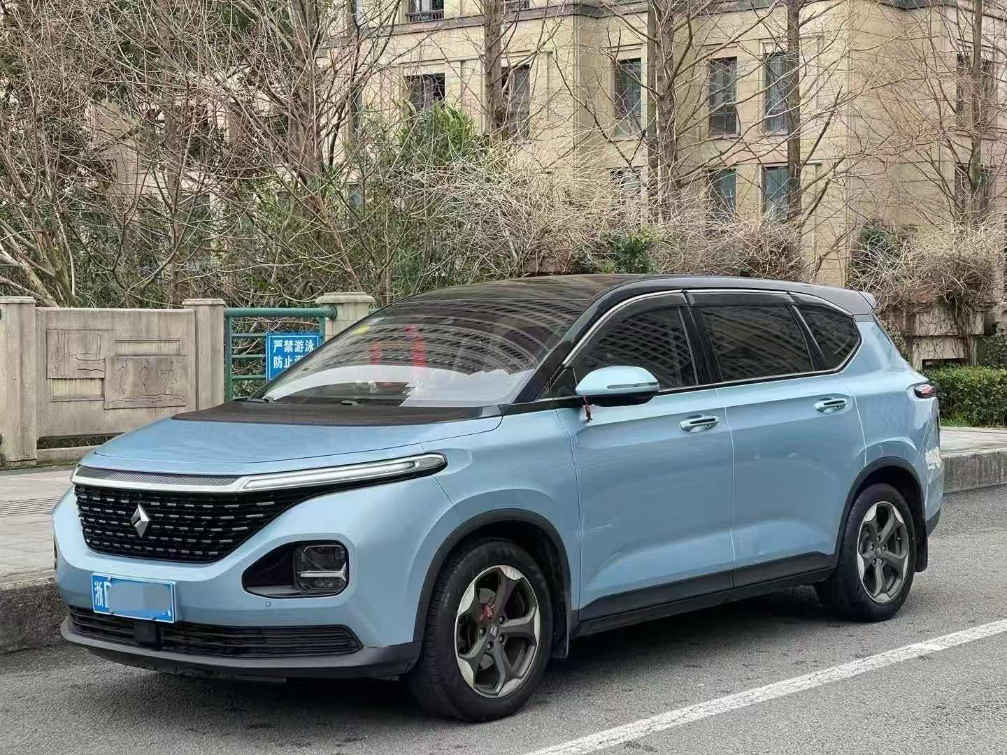 宝骏RM二手车 二手5 2019款 1.5T 自动 24小时在线尊贵型 价格0万