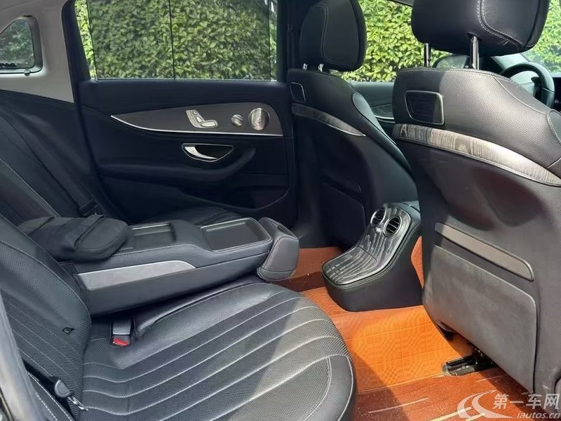 奔驰E级 E300L 2021款 2.0T 自动 汽油 改款尊贵型 (国Ⅵ) 
