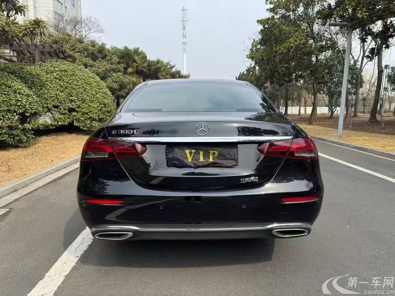 奔驰E级 E300L 2021款 2.0T 自动 汽油 改款尊贵型 (国Ⅵ) 