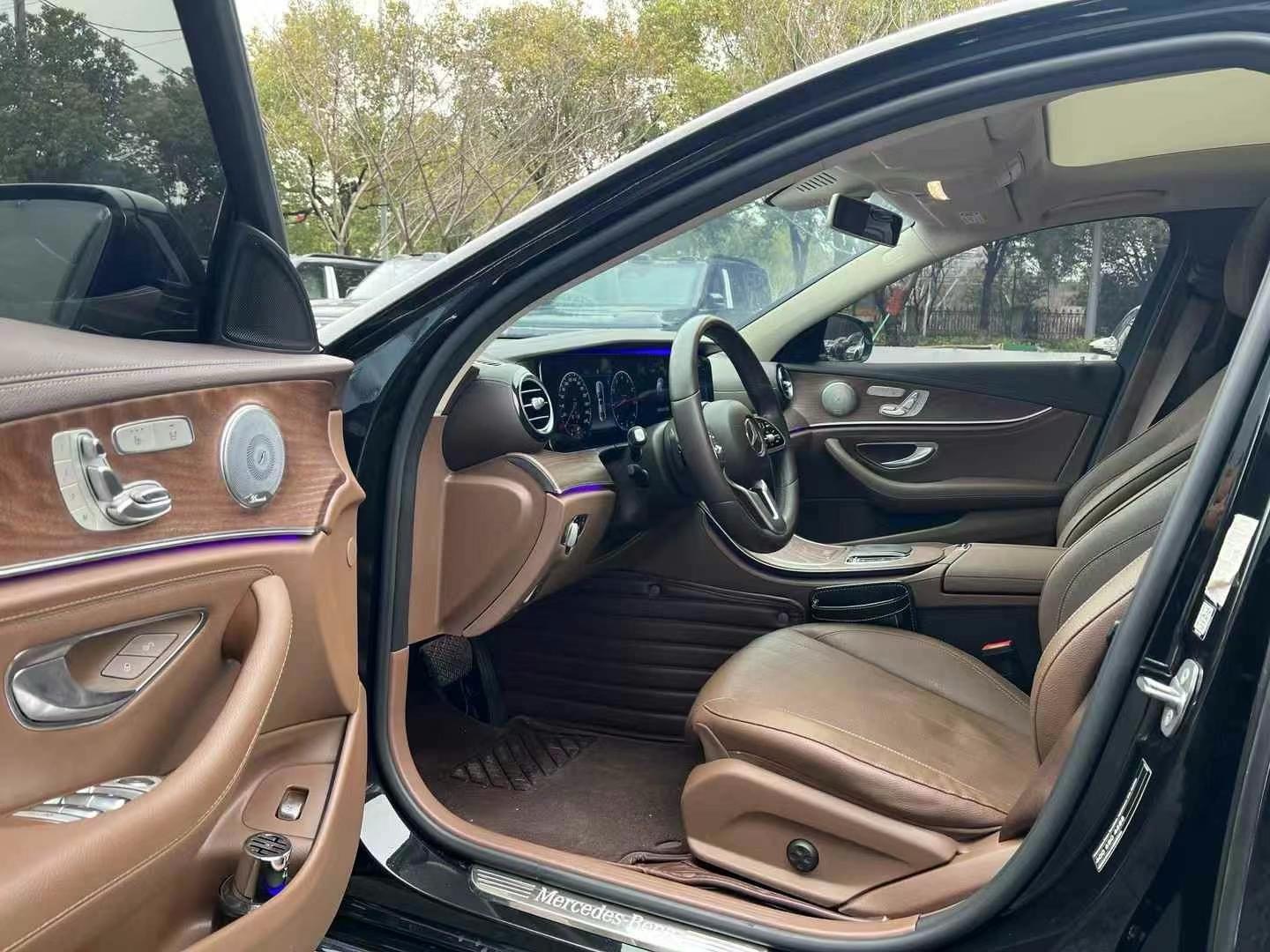 奔驰E级 E300L 2020款 2.0T 自动 汽油 殊享版改款 价格0万 