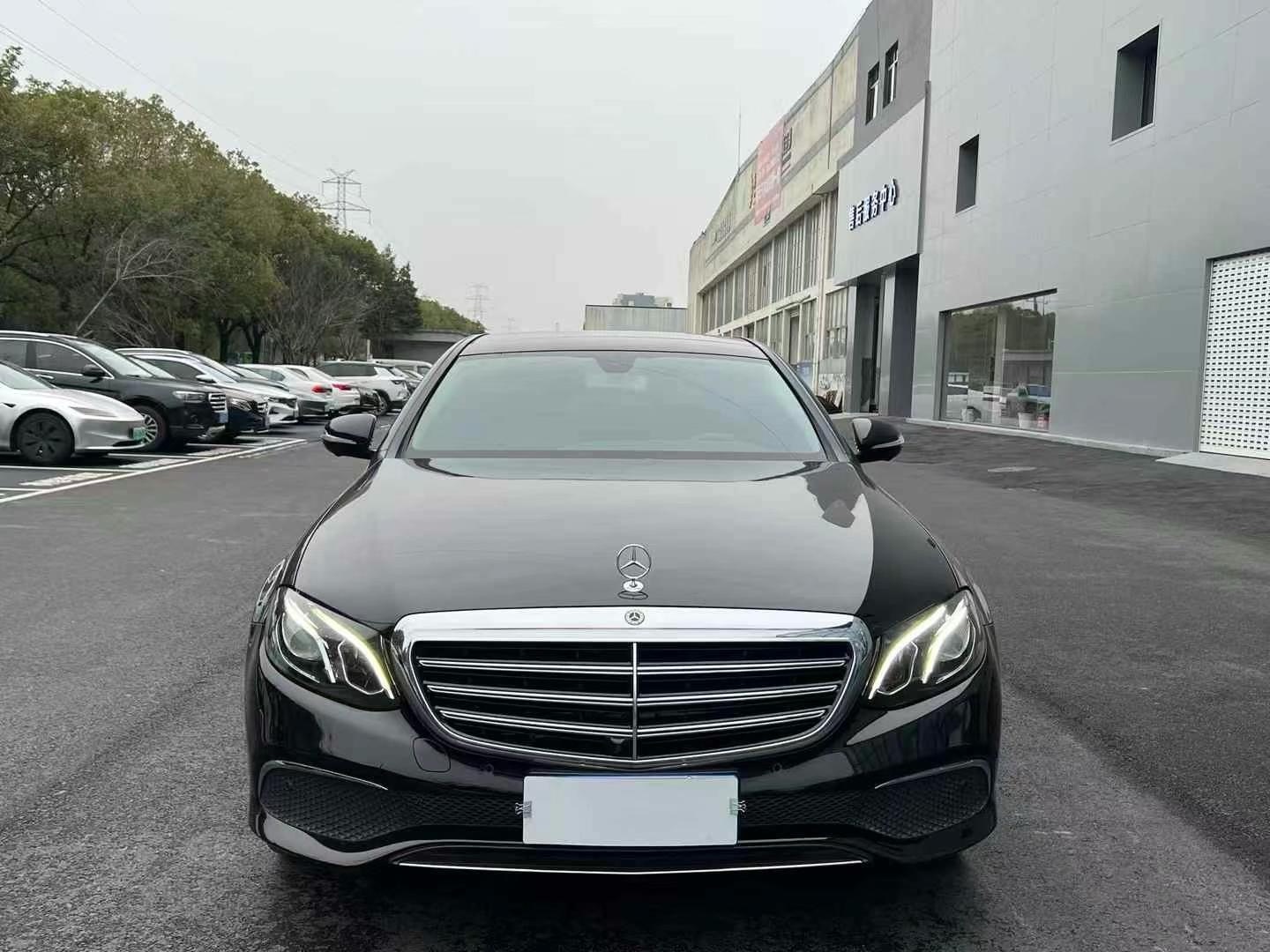 奔驰E级 E300L 2020款 2.0T 自动 汽油 殊享版改款 价格0万 