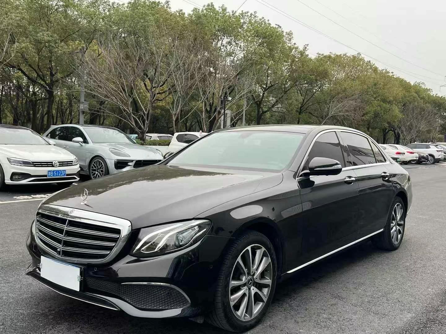 奔驰E级 E300L 2020款 2.0T 自动 汽油 殊享版改款 价格0万