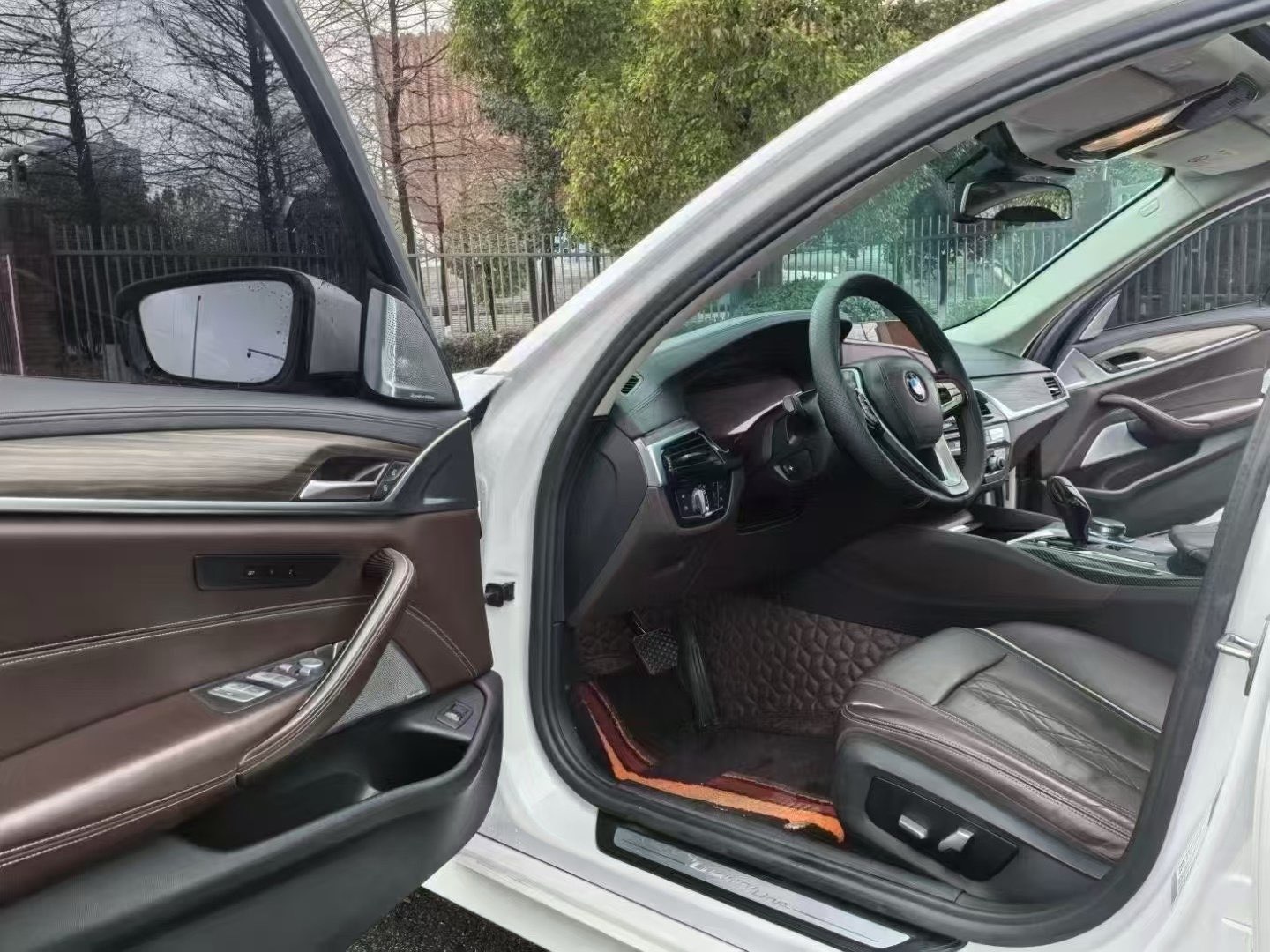 宝马5系 530Li 2019款 2.0T 自动 汽油 尊享型豪华套装 价格0万 