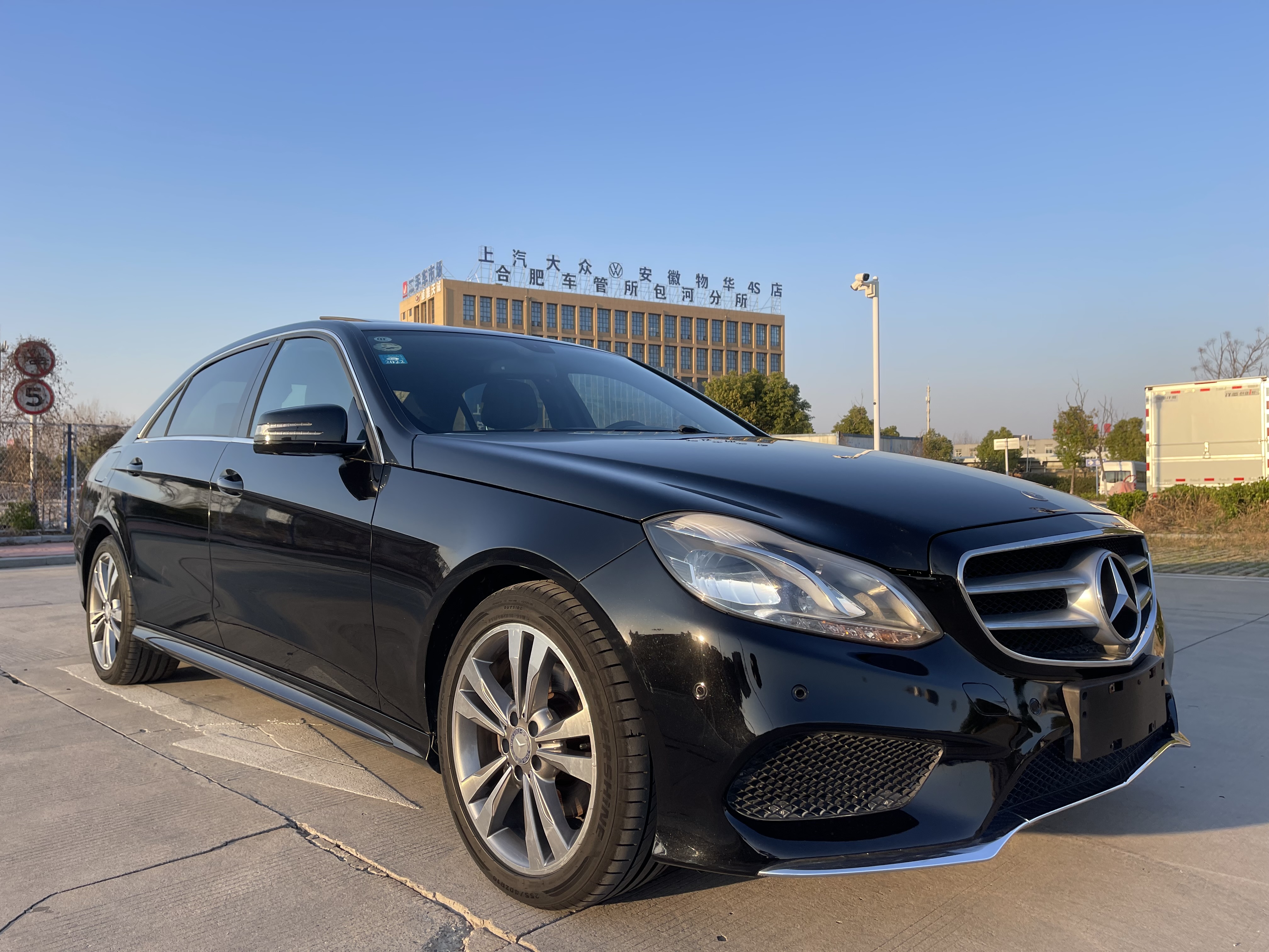 奔驰E级 E260L 2015款 2.0T 自动 汽油 改款运动型 价格0万 