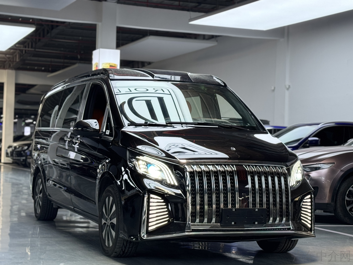 奔驰威霆 2024款 2.0T 自动 8座 汽油 商务版 价格0万 