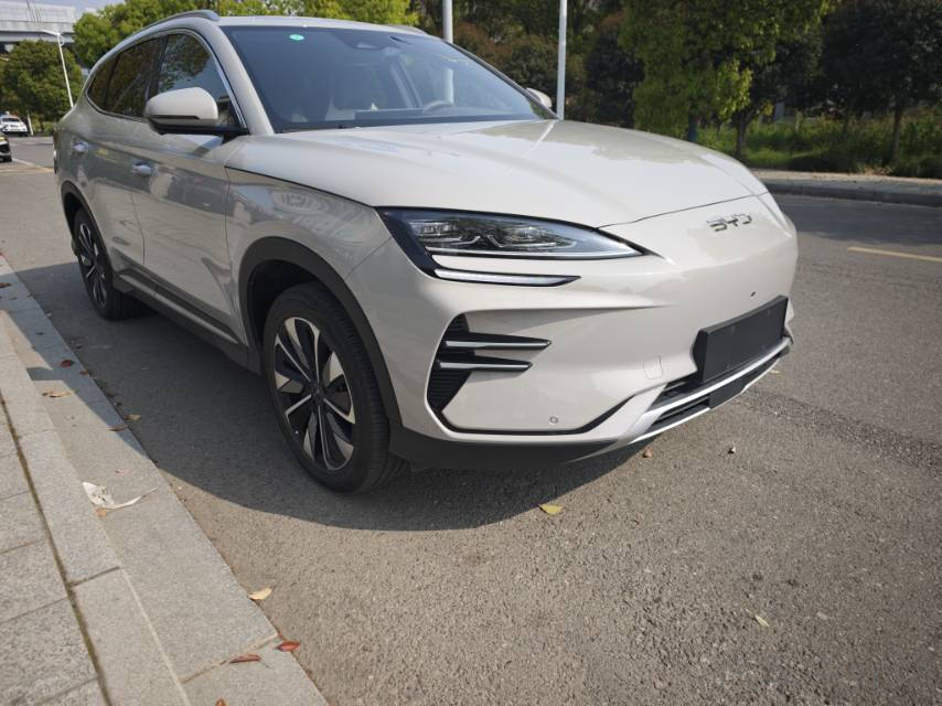比亚迪宋PLUS EV 荣耀版 2024款 0.0T 自动 520km旗舰型价格0万 