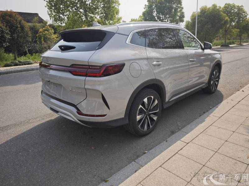 比亚迪宋PLUS EV 荣耀版 2024款 0.0T 自动 520km旗舰型 