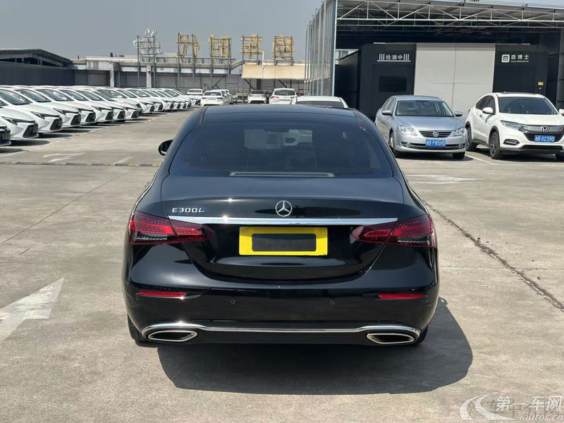 奔驰E级 300L 2023款 2.0T 自动 汽油 运动时尚型 (国Ⅵ) 