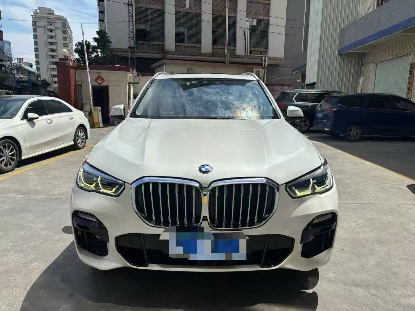宝马X5 [进口] 2019款 3.0T 自动 四驱 汽油 基本型中东版平行进口价格0万 