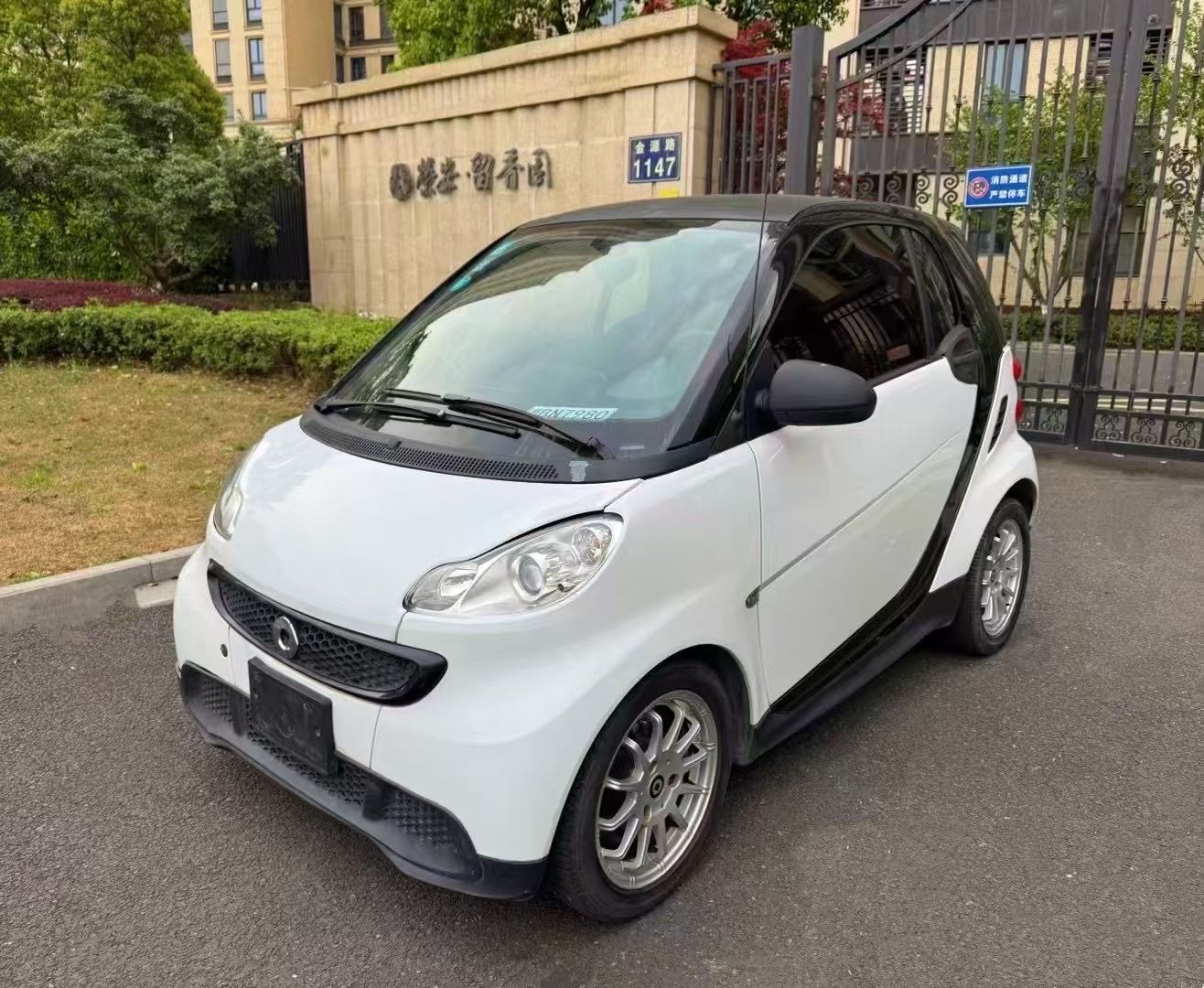 SmartForTwo [进口] 2013款 1.0L 自动 汽油 新年特别版价格0万 