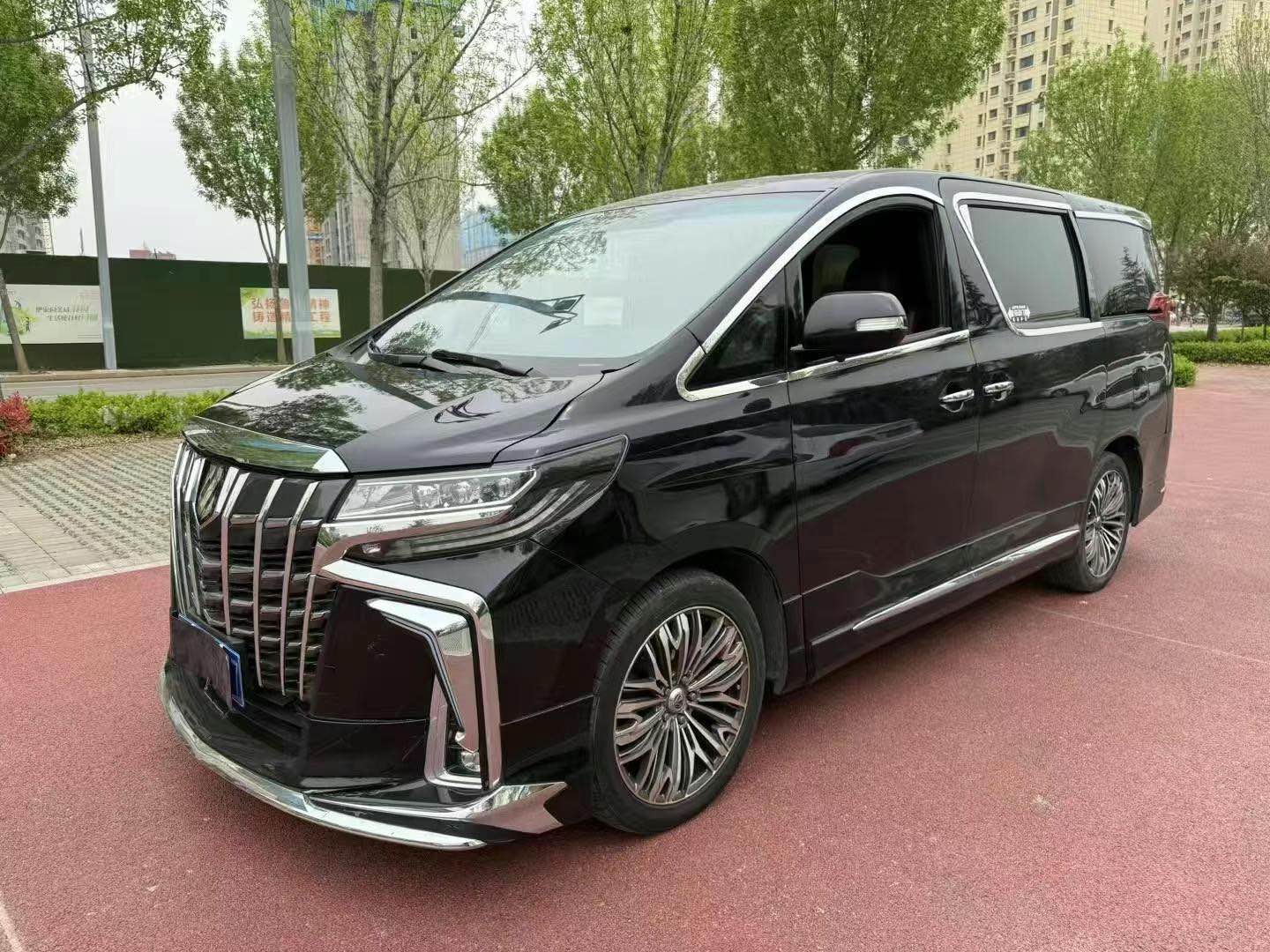 丰田埃尔法 [进口] 2011款 3.5L 自动 7座 豪华版价格0万