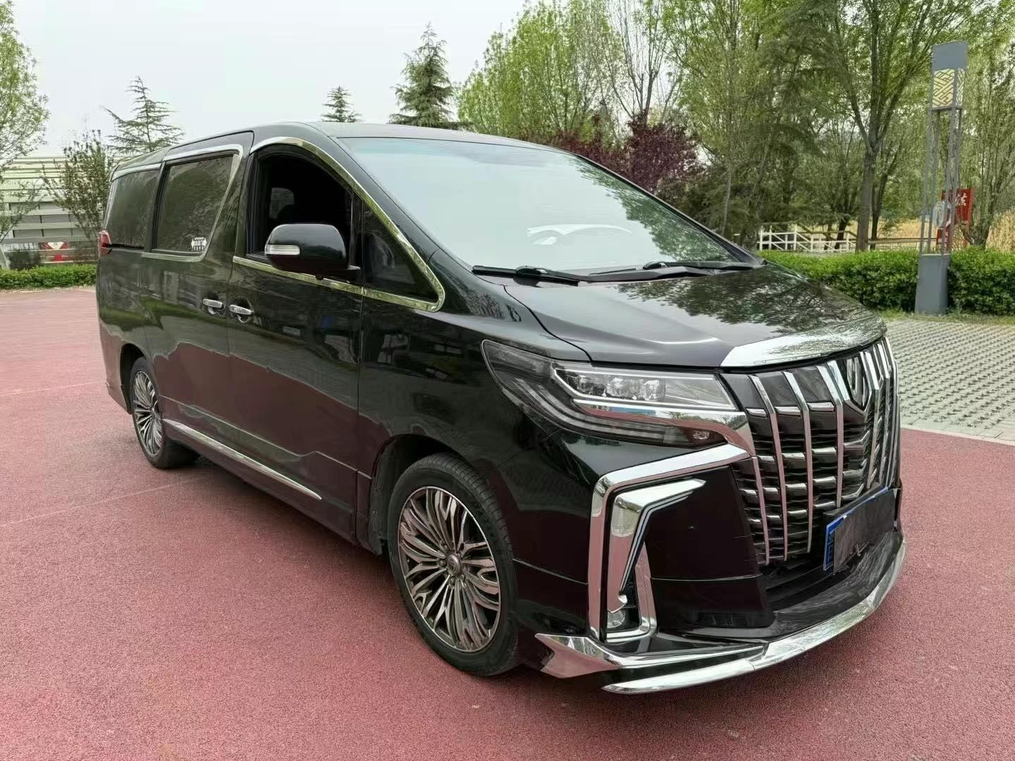 丰田埃尔法 [进口] 2011款 3.5L 自动 7座 豪华版价格0万 