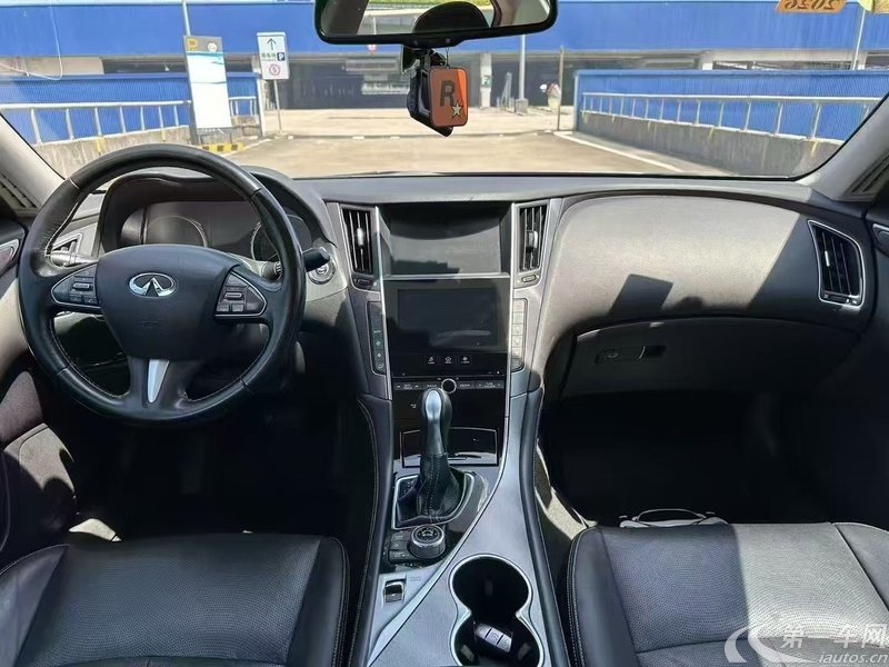 英菲尼迪Q50 [进口] 2014款 3.5L 自动 旗舰版 (欧Ⅴ) 