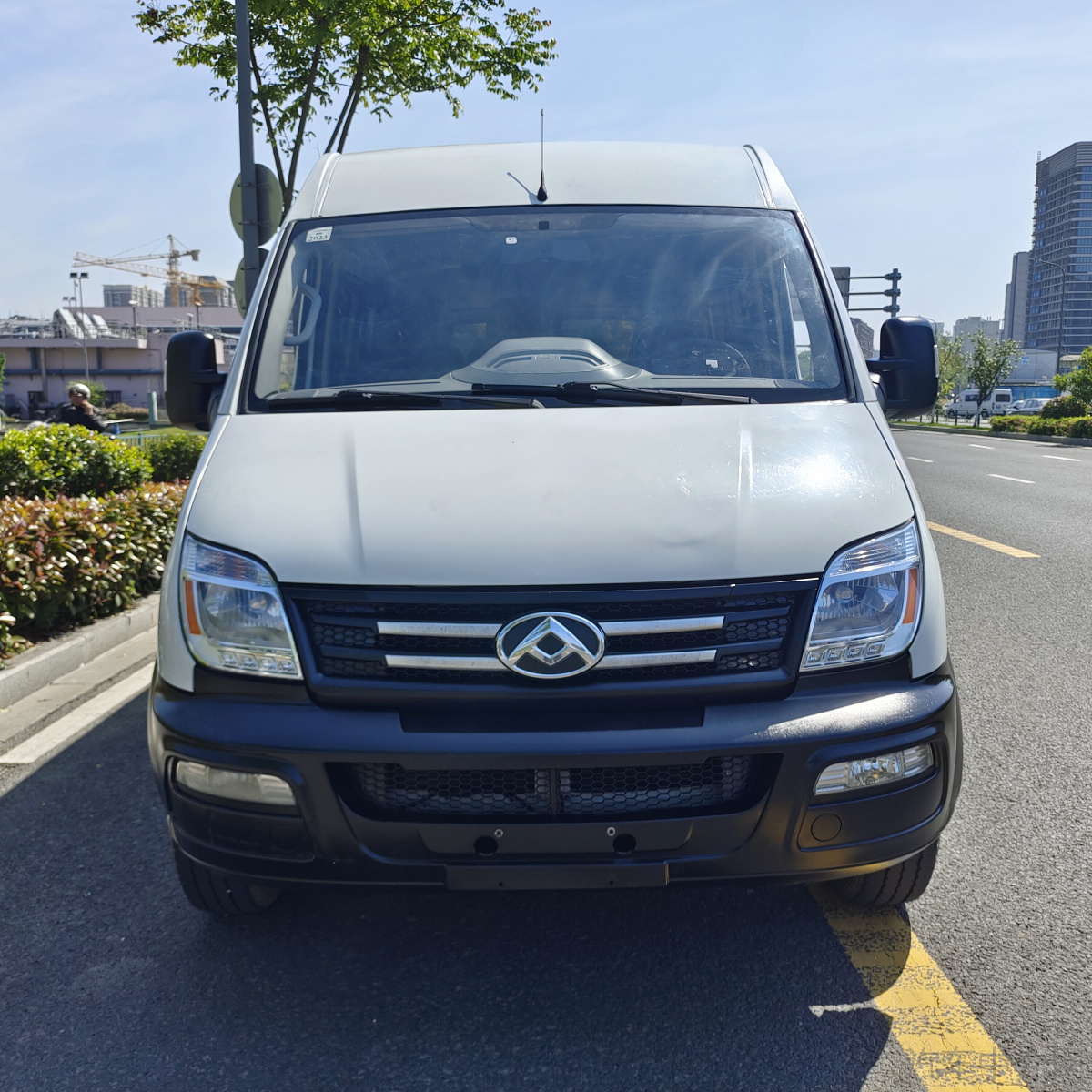 MAXUS迈克萨斯V80 2019款 2.5T 手动 经典款傲运通长轴中顶 价格0万 