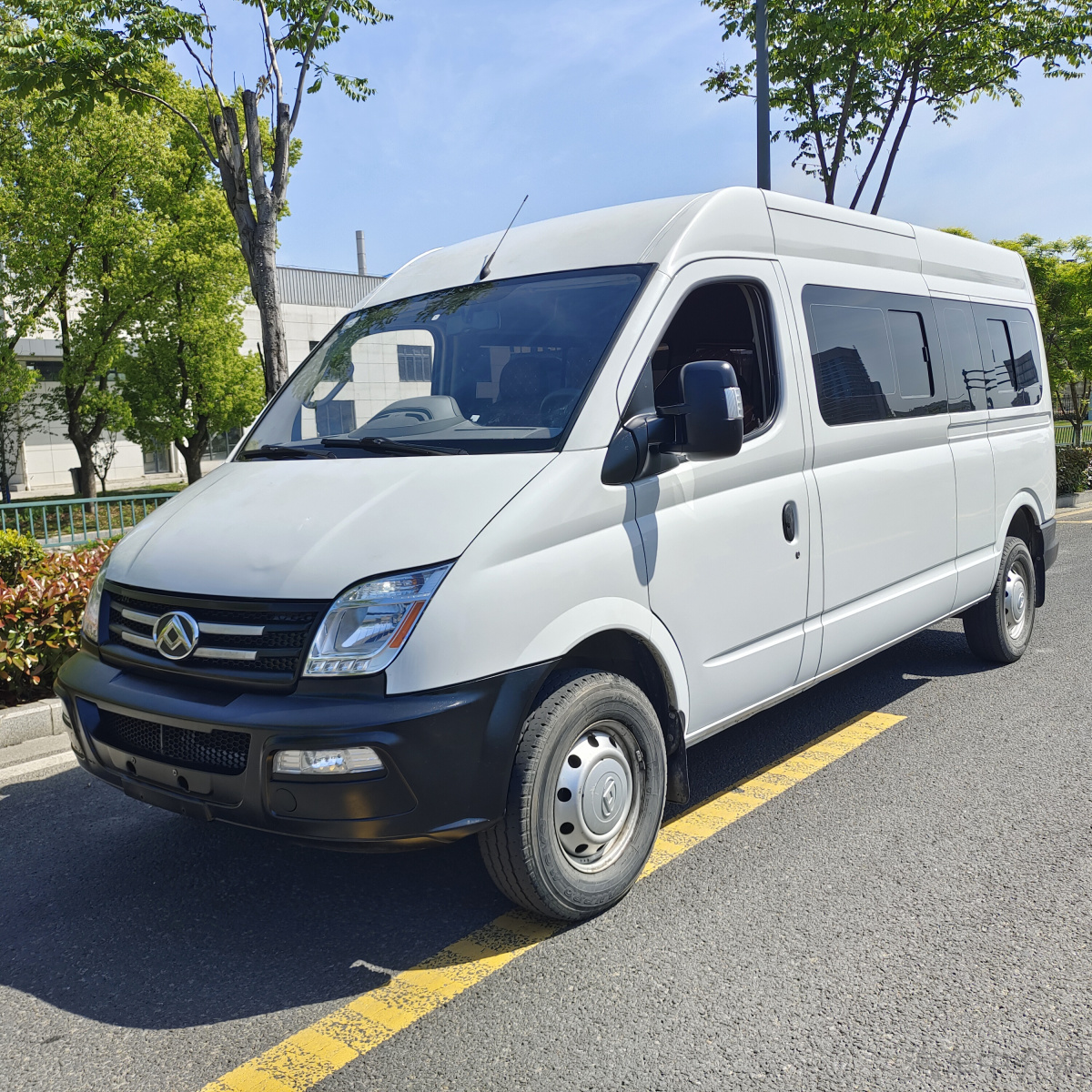 MAXUS迈克萨斯V80 2019款 2.5T 手动 经典款傲运通长轴中顶 价格0万