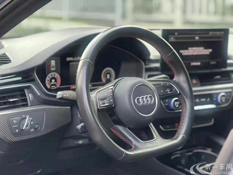 奥迪A4L 2022款 2.0T 自动 quattro-RS套件燃速型 (国Ⅵ) 