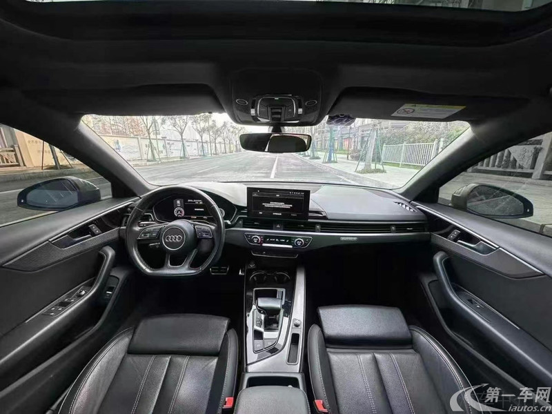 奥迪A4L 2022款 2.0T 自动 quattro-RS套件燃速型 (国Ⅵ) 