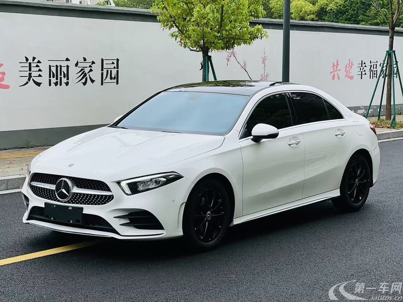 奔驰A级 A200L 2021款 1.3T 自动 运动轿车动感型 (国Ⅵ) 