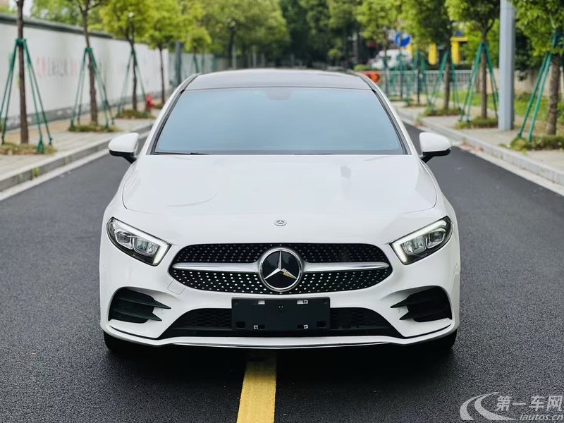 奔驰A级 A200L 2021款 1.3T 自动 运动轿车动感型 (国Ⅵ) 