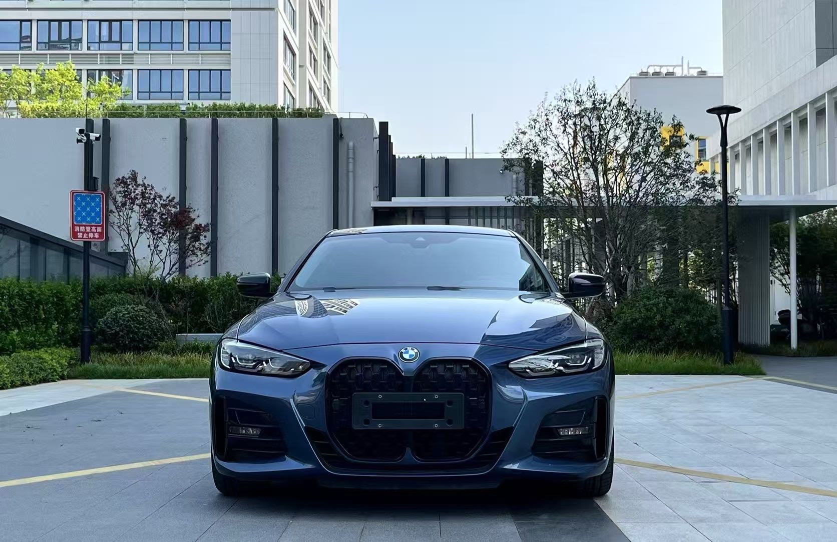 宝马4系双门轿跑 425i [进口] 2021款 2.0T 自动 M运动曜夜版 价格0万 