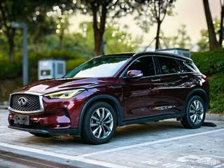 英菲尼迪QX50 2.0T 自动 改款菁英版 