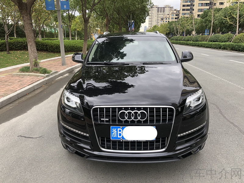 奥迪Q7 35 [进口] 2013款 3.0T 自动 技术型价格0万 