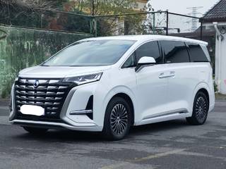 腾势D9 1.5T 自动 尊贵型 