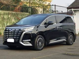 腾势D9 1.5T 自动 尊贵型 
