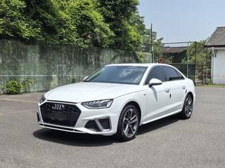 奥迪A4L 40TFSI 2.0T 自动 时尚致雅型 