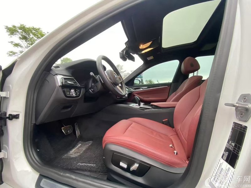 宝马5系 530Li 2019款 2.0T 自动 汽油 尊享型M运动套装 (国Ⅴ) 