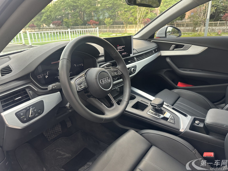 奥迪A4L 2024款 2.0T 自动 时尚动感型 (国Ⅵ) 