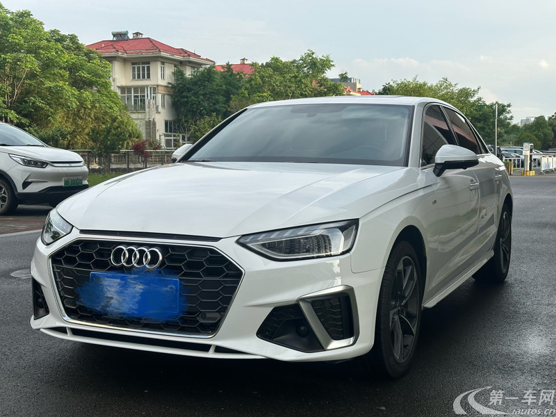奥迪A4L 2024款 2.0T 自动 时尚动感型 (国Ⅵ) 