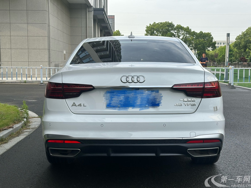 奥迪A4L 2024款 2.0T 自动 时尚动感型 (国Ⅵ) 
