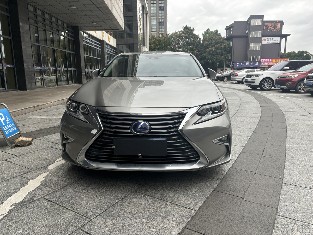 雷克萨斯ES 300h [进口] 2018款 2.5L 自动 卓越版 价格0万 