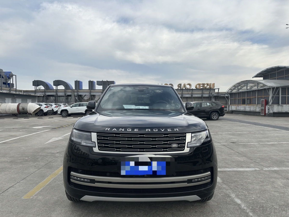 路虎揽胜 [进口] 2022款 3.0T 自动 四驱 P400二手车 二手HSE行政版欧规版平行进口价格0万 