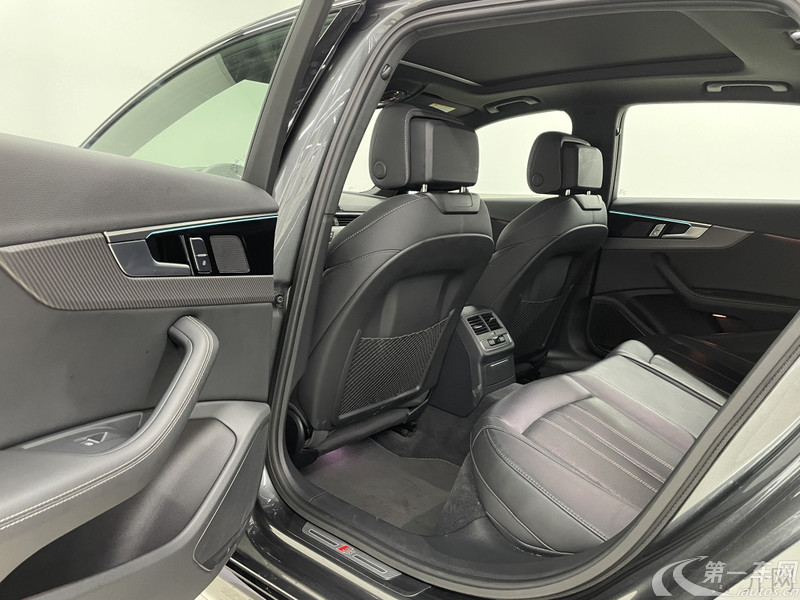 奥迪A4L 2024款 2.0T 自动 quattro-RS套件燃速型 (国Ⅵ) 