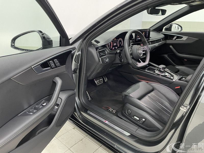 奥迪A4L 2024款 2.0T 自动 quattro-RS套件燃速型 (国Ⅵ) 