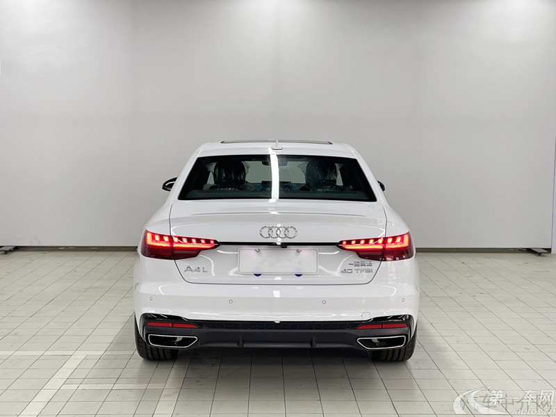 奥迪A4L 2025款 2.0T 自动 40TFSI豪华动感型 (国Ⅵ) 
