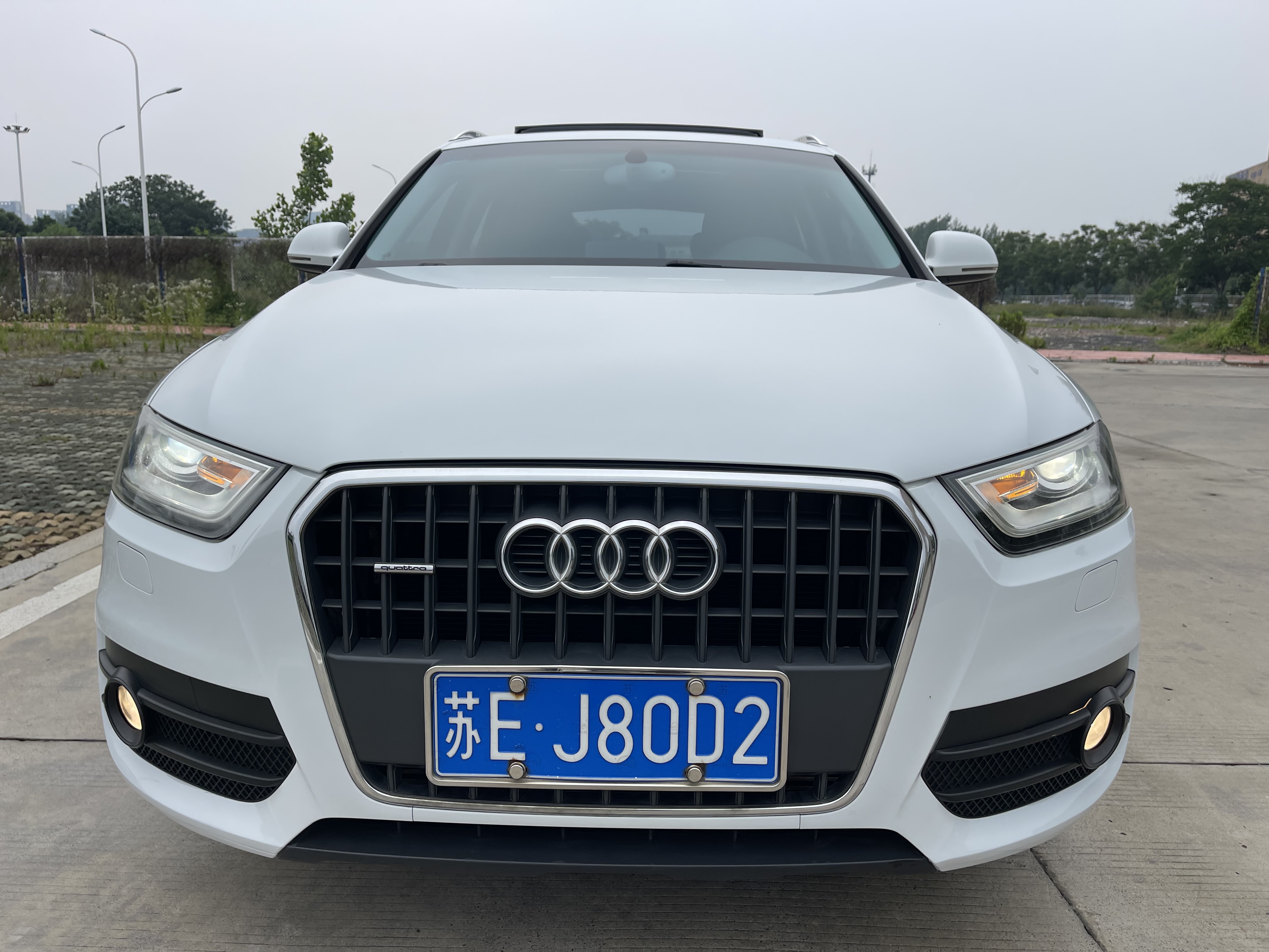 奥迪Q3 35 [进口] 2012款 2.0T 自动 四驱 舒适型价格0万 