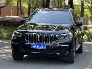 宝马X5 xDrive40Li 3.0T 自动 尊享型M运动曜夜套装 